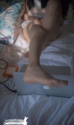 浴室里强摁做开腿呻吟视频_超清韩国电影在线观看