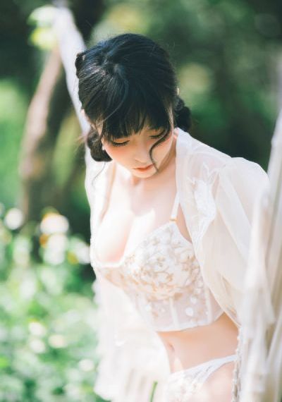 亚洲AV一区二区国色天香小说_剧情片免费在线观看